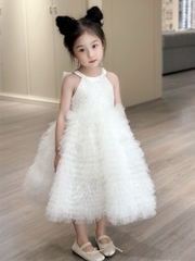 VD Yếm Trắng Voan Tầng Nơ Sau Btown