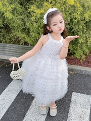 VD Yếm Trắng Voan Tầng Nơ Sau Btown