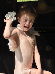 Jump Bơi Hồng Nơ Đá Chegle