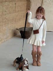 Váy Ngắn Len Kem Nón Ota