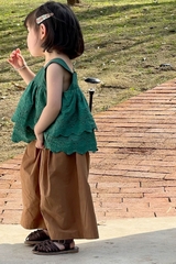 Quần dài nâu vải