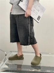 Quần Ngắn Đen Sọc Hông SN