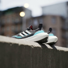 Giày Adidas Nữ Chính Hãng - ULTRABOOST LIGHT - Màu Đen  | JapanSport IF3028