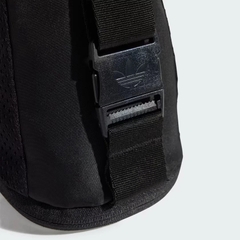 Túi Đeo Chéo Adidas Chính Hãng -  Item Adicolor - Màu Đen | JapanSport JD5570