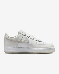 Giày Nike Nam Nữ Chính Hãng - Nike Air Force 1 '07 LV8 - Trắng | JapanSport FN5832-100