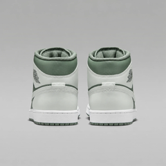 Giày Nike Nam Chính Hãng - Air Jordan 1 Mid - Màu Trắng Xanh | JapanSport DQ8426 107