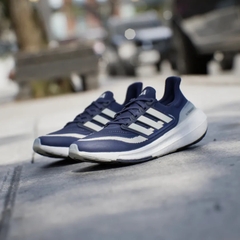 Giày chạy Adidas Nam Nữ Chính Hãng - ULTRABOOST LIGHT - Xanh | JapanSport HP9203