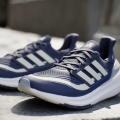 Giày chạy Adidas Nam Nữ Chính Hãng - ULTRABOOST LIGHT - Xanh | JapanSport HP9203