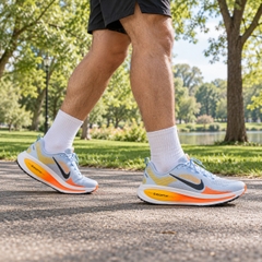 Giày chạy nam Nike Chính Hãng - Vomero 18 - Màu Xám/Cam | JapanSport HM6803-404