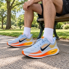 Giày chạy nam Nike Chính Hãng - Vomero 18 - Màu Xám/Cam | JapanSport HM6803-404