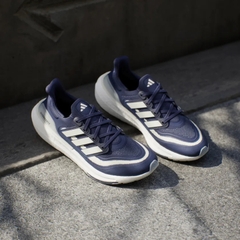Giày chạy Adidas Nam Nữ Chính Hãng - ULTRABOOST LIGHT - Xanh | JapanSport HP9203