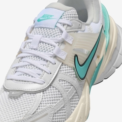 Giày Nike Nữ Chính Hãng - V2K Run - Màu Trắng/Xanh | JapanSport FD0736-105
