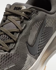 Giày Nike Nam Nữ Chính Hãng - Vomero 18 GS - Màu nâu | JapanSport  HQ2157-200