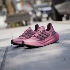 Giày Chạy Adidas Nữ Chính Hãng - ULTRABOOST LIGHT - Màu đỏ | JapanSport IG7959