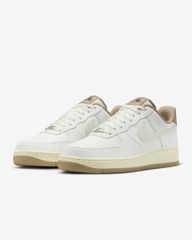 Giày Nike Nữ Chính Hãng - Air Force 1 '07 LX - Màu Trắng | JapanSport FZ5225-100