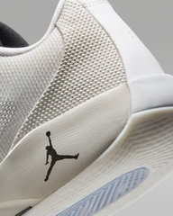 Giày Bóng Rổ Nike Chính Hãng - Air Jordan Luka .77 - Màu Trắng | JapanSport HF0819-103