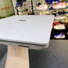 【Đã qua sử dụng】Surface Laptop 2 13.5 Inch Core i5 8250U 1.6GHz | 8GB | 256GB - Bạc |  JapanSport