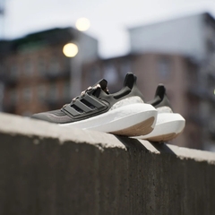 Giày chạy Adidas Nữ Chính Hãng - ULTRABOOST LIGHT - Black | JapanSport ID2932