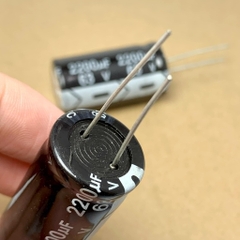 2 cái tụ điện hóa 2200uF 63V 2200uF63V ±20% kích thước 18x35mm