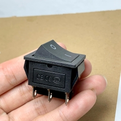 2 cái công tắc hình con thuyền KCD4 16A 250VAC 2 chế độ 6 chân kích thước 31x25mm