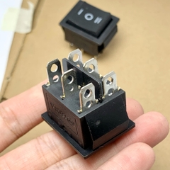 Công tắc hình con thuyền KCD4 16A 250VAC 3 chế độ 6 chân màu đen kích thước 31x25mm
