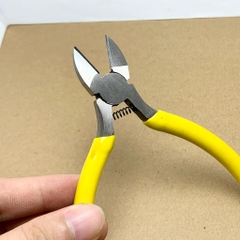 Kìm cắt linh kiện cán nhựa vàng