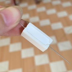 5 cái điện trở sứ 5W 0.25ohm 0.25R R25 kiểu chân ngang 22x10x10mm