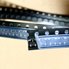 5 cái BCR133 E6327 WC TRANSISTOR TRIODE SMD 50V 100mA SOT-23