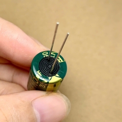 4 cái tụ điện hóa 1000uF 35V xanh lá 13x21mm tần số cao
