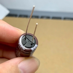 2 cái tụ điện hóa 22uF 400V 400V22uF 400V 22uF KXG hãng NNC kích thước 12.5x20mm