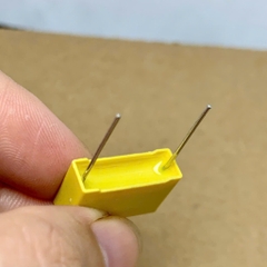 10 cái TỤ KẸO VÀNG TỤ CAO ÁP 275V104K 0.1uF 104KV 100nF 104 275VAC X2 10x15mm