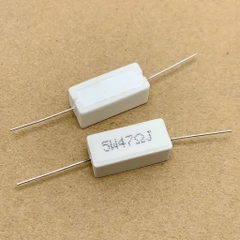 Điện trở sứ 5W 47R 47ohm kiểu chân ngang 22x10x10mm