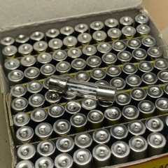 10 cái cầu chì ống thủy tinh 250V 15A kích thước 5x20mm