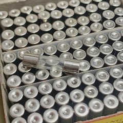 10 cái cầu chì ống thủy tinh 250V 2A kích thước 5x20mm