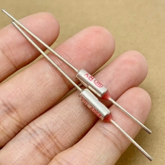 10 cái cầu chì nhiệt RY TF172°C RY172  250V 10A 172 độ