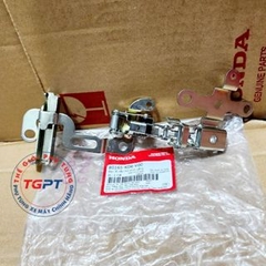 Bản lề, pát sắt nắp mở xăng xe SH 2020+ / 80165-K0R-V00