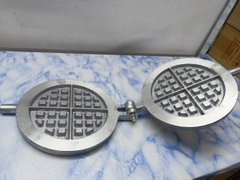 Khuôn bánh kẹp dày nhôm dk ra bánh 13,5cm