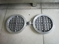 Khuôn bánh kẹp dày nhôm dk ra bánh 16cm