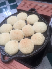 Khuôn bông lan gang đen, bánh thuẫn gang
