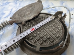 Khuôn kẹp tàn ong dk 13cm bằng gang