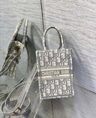 TÚI DIOR VERTICAL BOOK NOTE OBLIQUE (GRAY)