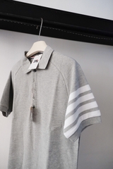ÁO POLO THOM BROWNE TB OTTOMAN 4 BAR SADDLE (GREY)