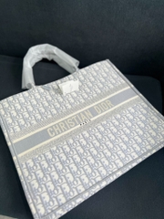 Túi Dior large Oblique Embroidery Tote (Grey) [Mirror Quality]