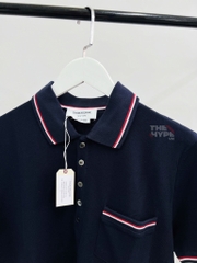 ÁO POLO THOM BROWNE TB STRIPE SLEEVE POCKET (NAVY)