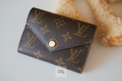 LOUIS VUITTON WALLET - Ví LV Victorine Monogram (Rose) [Mirror Quality]