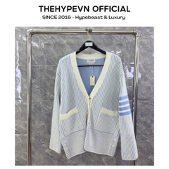 ÁO CARDIGAN THOM BROWNE TB STRIPE (BABY BLUE)