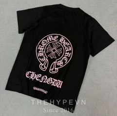 ÁO THUN CHROME HEARTS CH CHENDU PINK LOGO (BLACK)