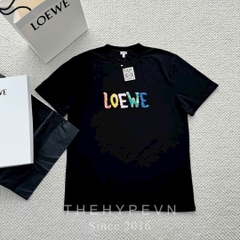 Áo Thun Loewe Relaxed Rainbow Embroidered Logo (Black) [Mirror Quality]