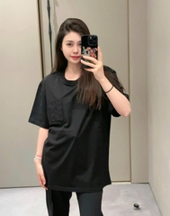 ÁO THUN LOEWE PATCH POCKET ANAGRAM (BLACK)