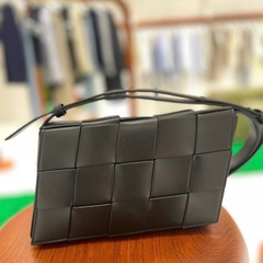 BOTTEGA VENETA BAG (BLACK)